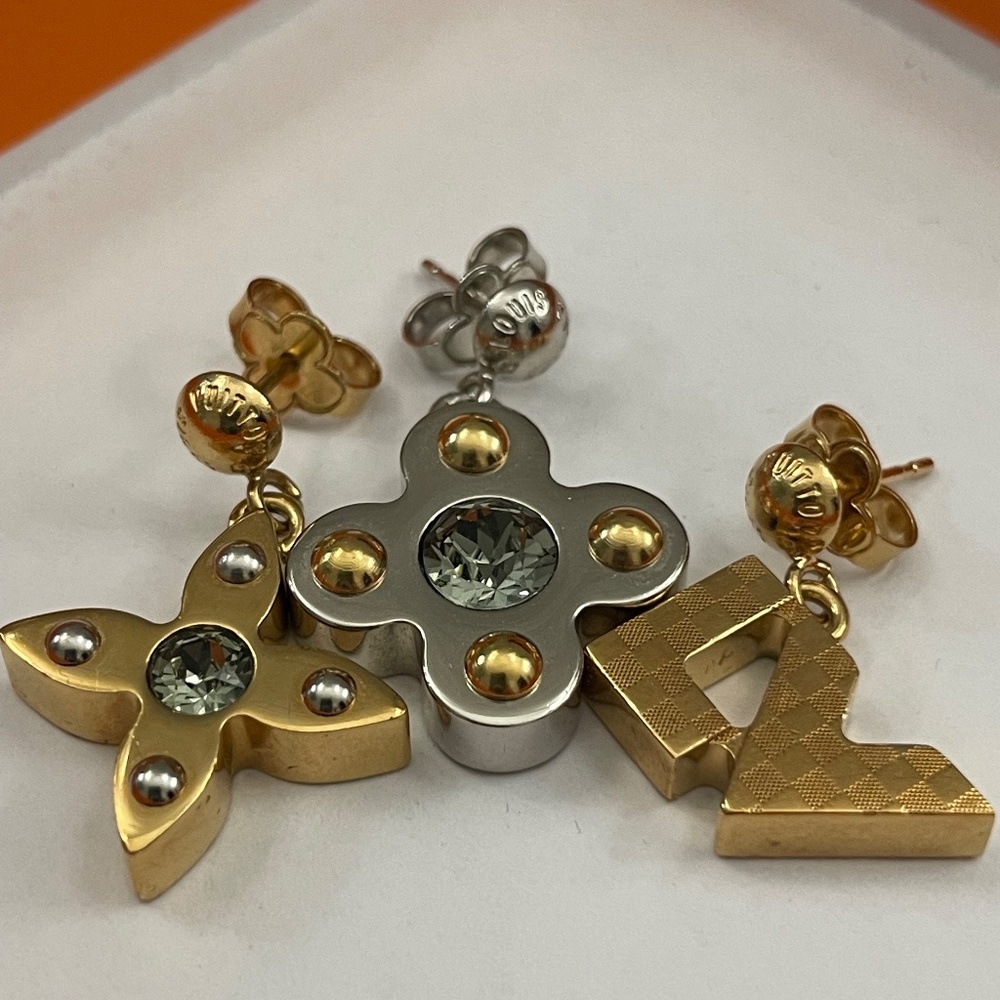 Louis Vuitton Love Letters Timeless Earring Set